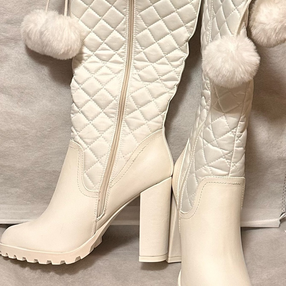 Chic White Quilted Women's Winter Boots - Picture 5 of 7
